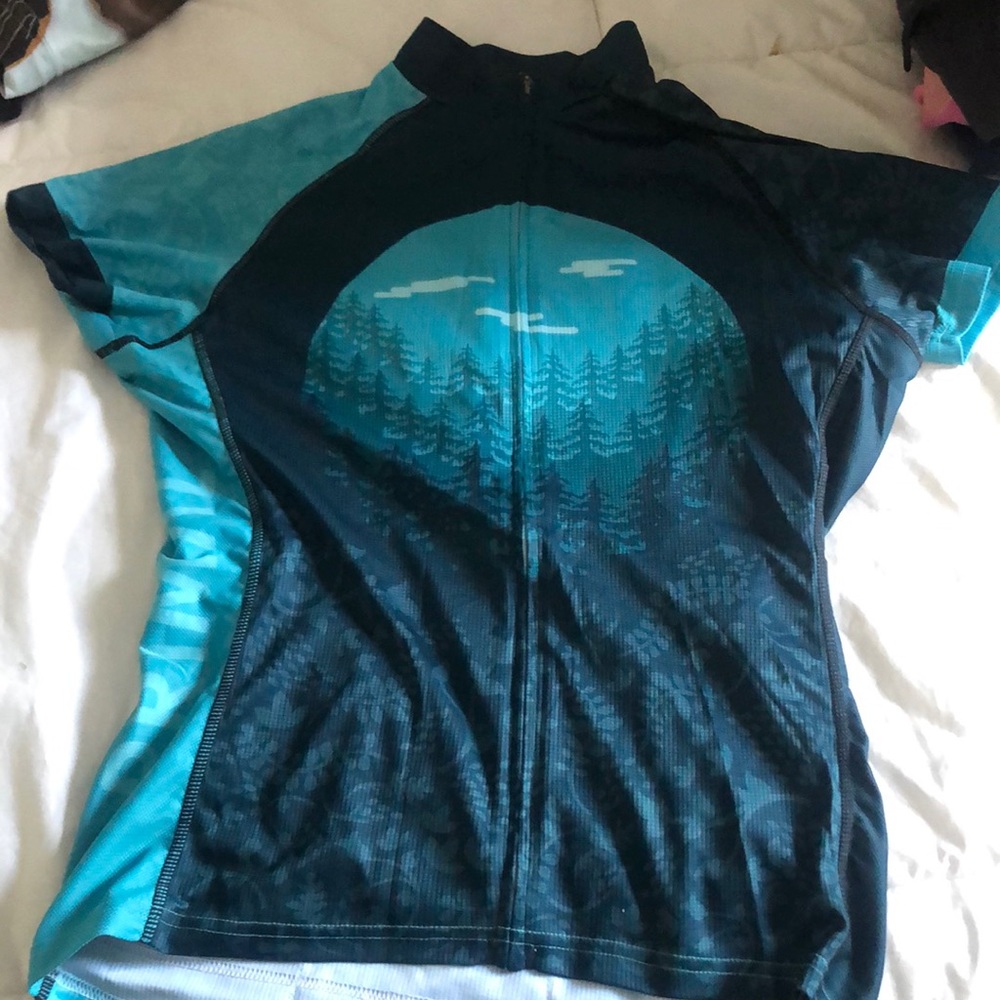 Womens bike jersey. Full zip